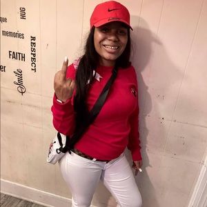 Meet your Posher, Tonaysia